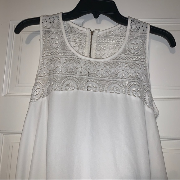MACY’S Women’s White Lace Tank Top - Picture 3 of 4